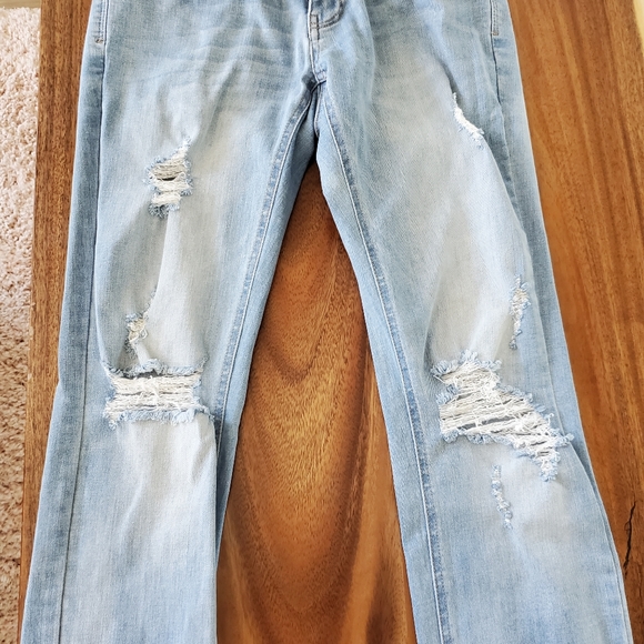 Distressed skinny jeans - Picture 6 of 8